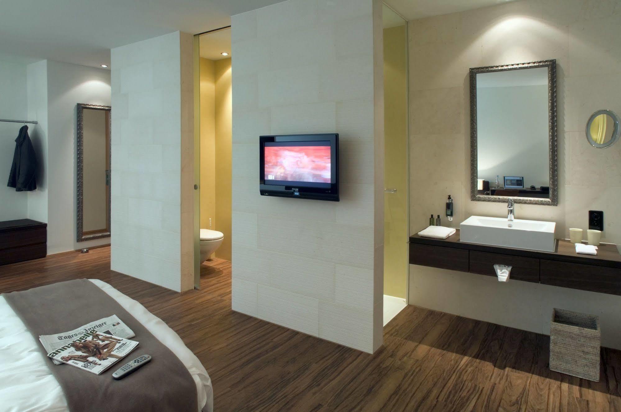 Blue City Boutique Hotel Baden Kültér fotó